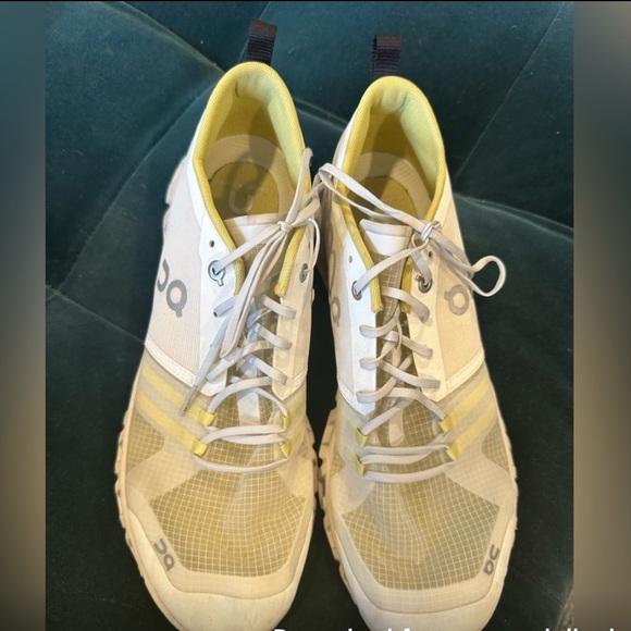 “On Cloud” Women’s 10.5 - Picture 4 of 6